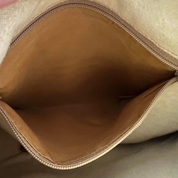 Authentic GG sherry line criss body bag - Picture 12 of 12